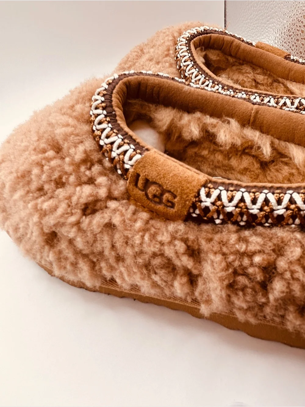 Uggs Cozy Maxi curly Tasman Plush - Chestnut size Kids 11 NWT
